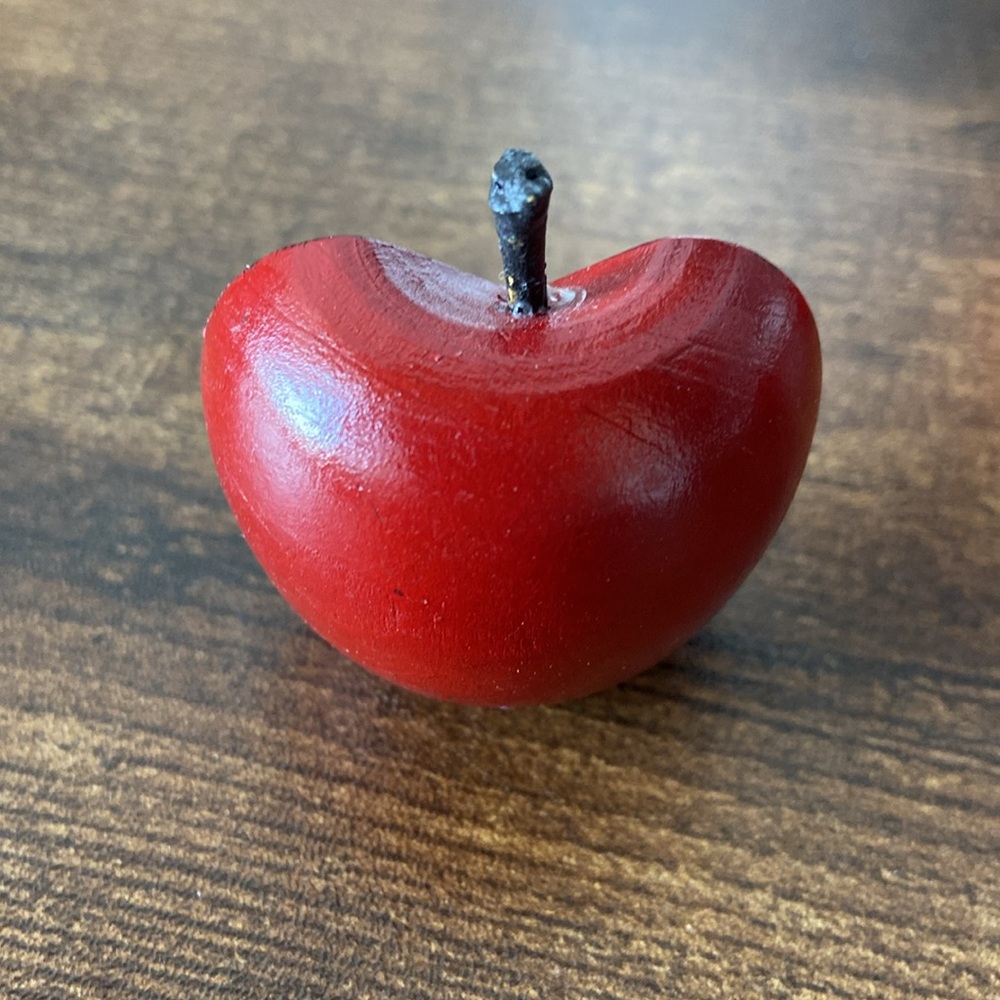 π 2 Handmade Apple Pins & Vintage Box π - Picture 4 of 16